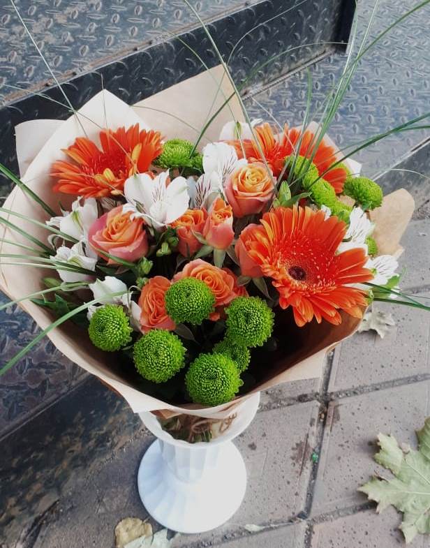 Букет цветов из: Герберы, Хризантемы, Альстромерии и Розы в Умёт