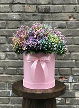 Цветочная композиция из Гипсофила и Розы в шляпной коробке в Умёт