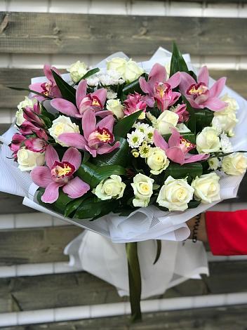 Букет цветов из: Розы и Хризантемы в Умёт