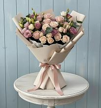 Букет цветов из:  Розы и Лизиантусы в Умёт