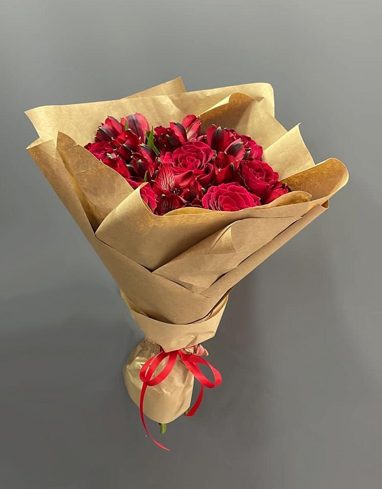 Букет цветов из: Альстромерии и Розы в Умёт