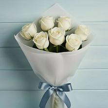 Букет 7 Белых роз Эдлесс Лав в Умёт
