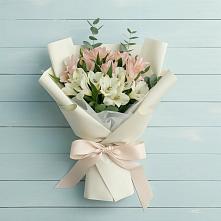 Букет цветов из:  Альстромерии в Умёт