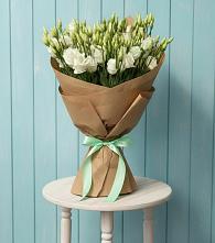 Букет цветов из:  Лизиантусы в Умёт