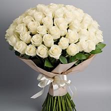 Букет 101 беля роза Белоснежка в Умёт