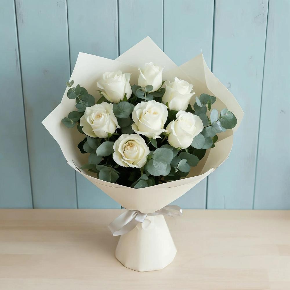 Букет Белые розы в Эвкалипте в Умёт
