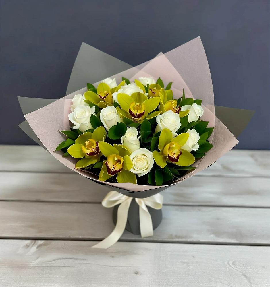 Букет цветов из: Орхидеи и Розы в Умёт