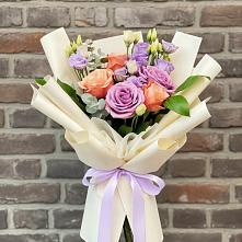 Букет цветов из:  Лизиантусы и Розы #REPLACE_PRED# Умёт