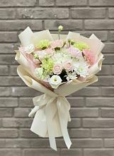 Букет цветов из:  Гвоздики, Розы, Лизиантусы и Хризантемы #REPLACE_PRED# Умёт
