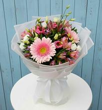 Букет цветов из:  Герберы, Альстромерии и Лизиантусы в Умёт