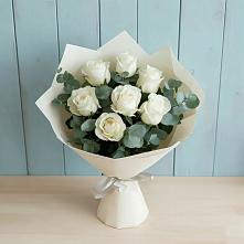 Букет Белые розы в Эвкалипте в Умёт