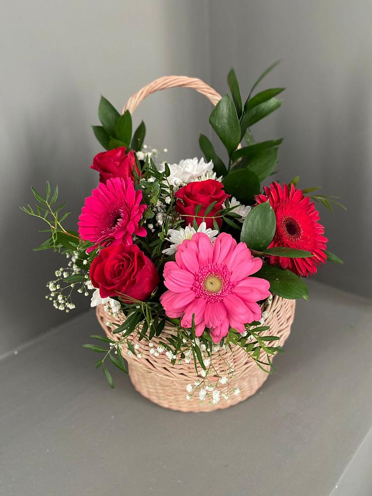 Цветочная композиция из Розы, Хризантемы и Герберы в корзине в Умёт