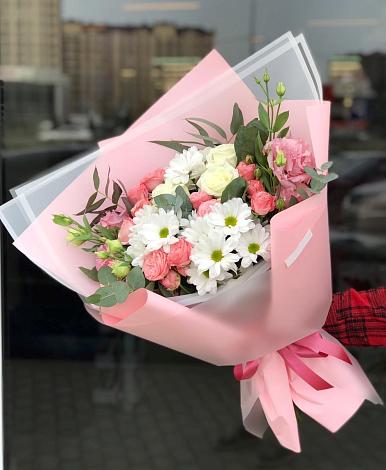 Букет цветов из: Розы, Лизиантусы и Хризантемы в Умёт