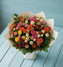 Букет Микс из разноцветных кустовых роз в Умёт